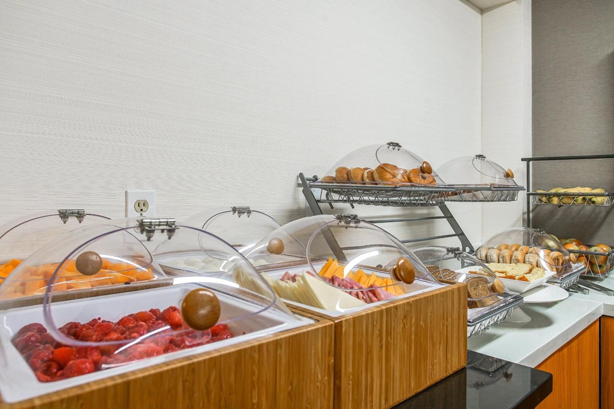 Springhill Suites By Marriott Savannah Midtown Bagian luar foto