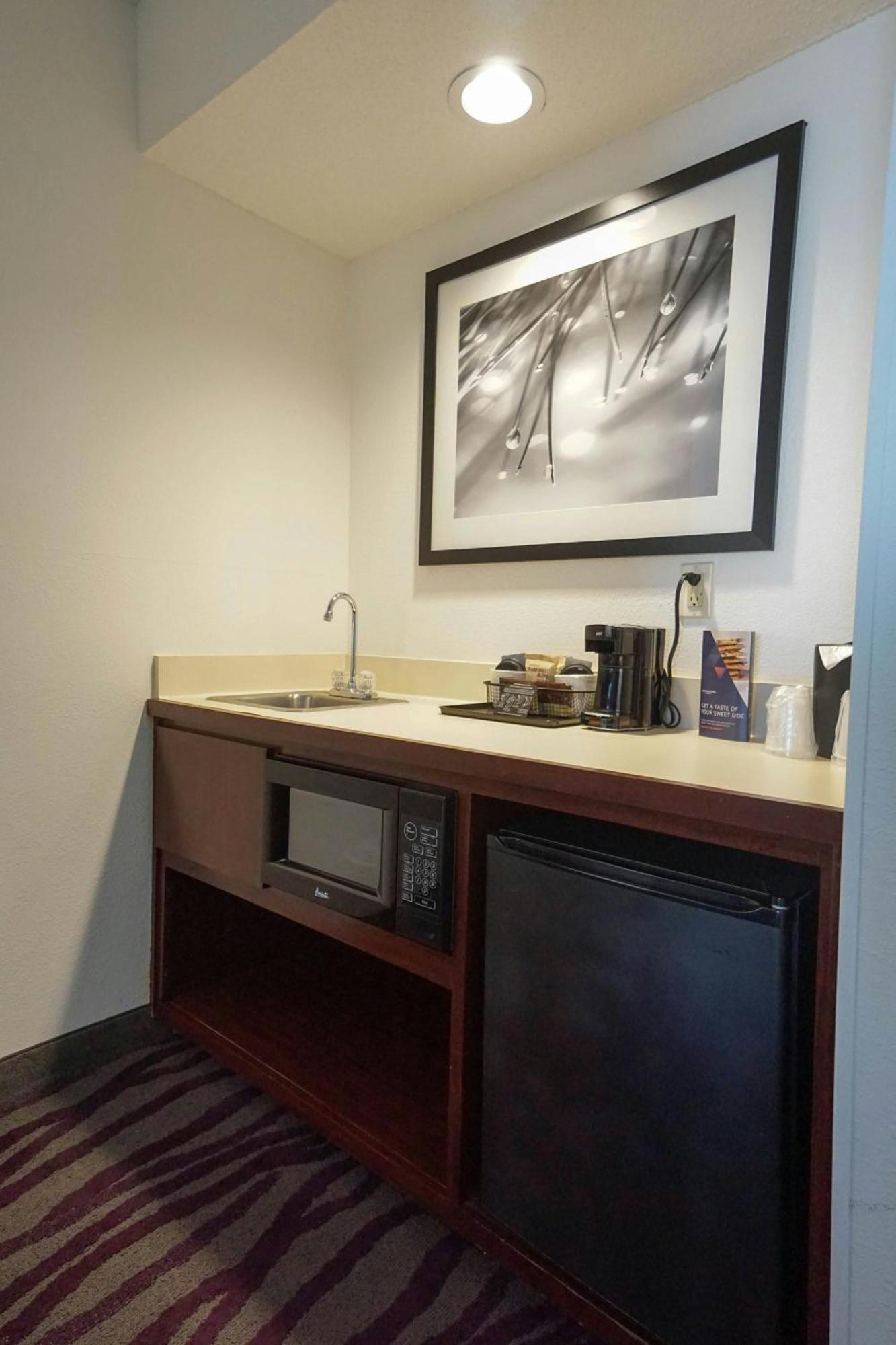 Springhill Suites By Marriott Savannah Midtown Bagian luar foto