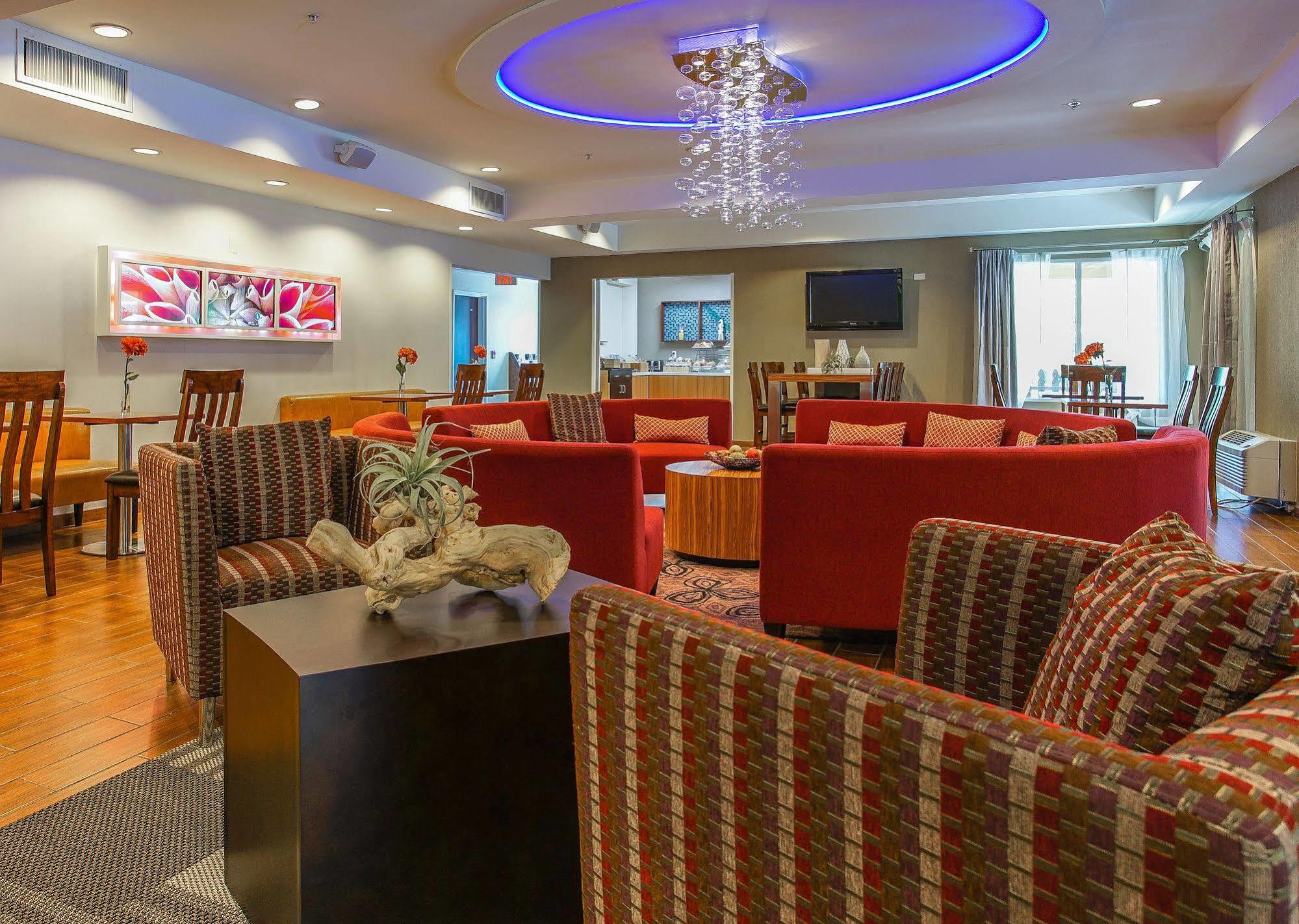 Springhill Suites By Marriott Savannah Midtown Bagian luar foto