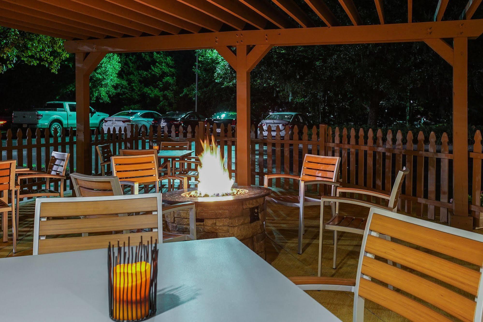 Springhill Suites By Marriott Savannah Midtown Bagian luar foto